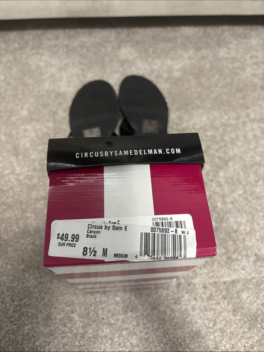 Circus by Sam Edelman Glossy Black Cutout Thong Slide Sandals - Picture 3 of 5